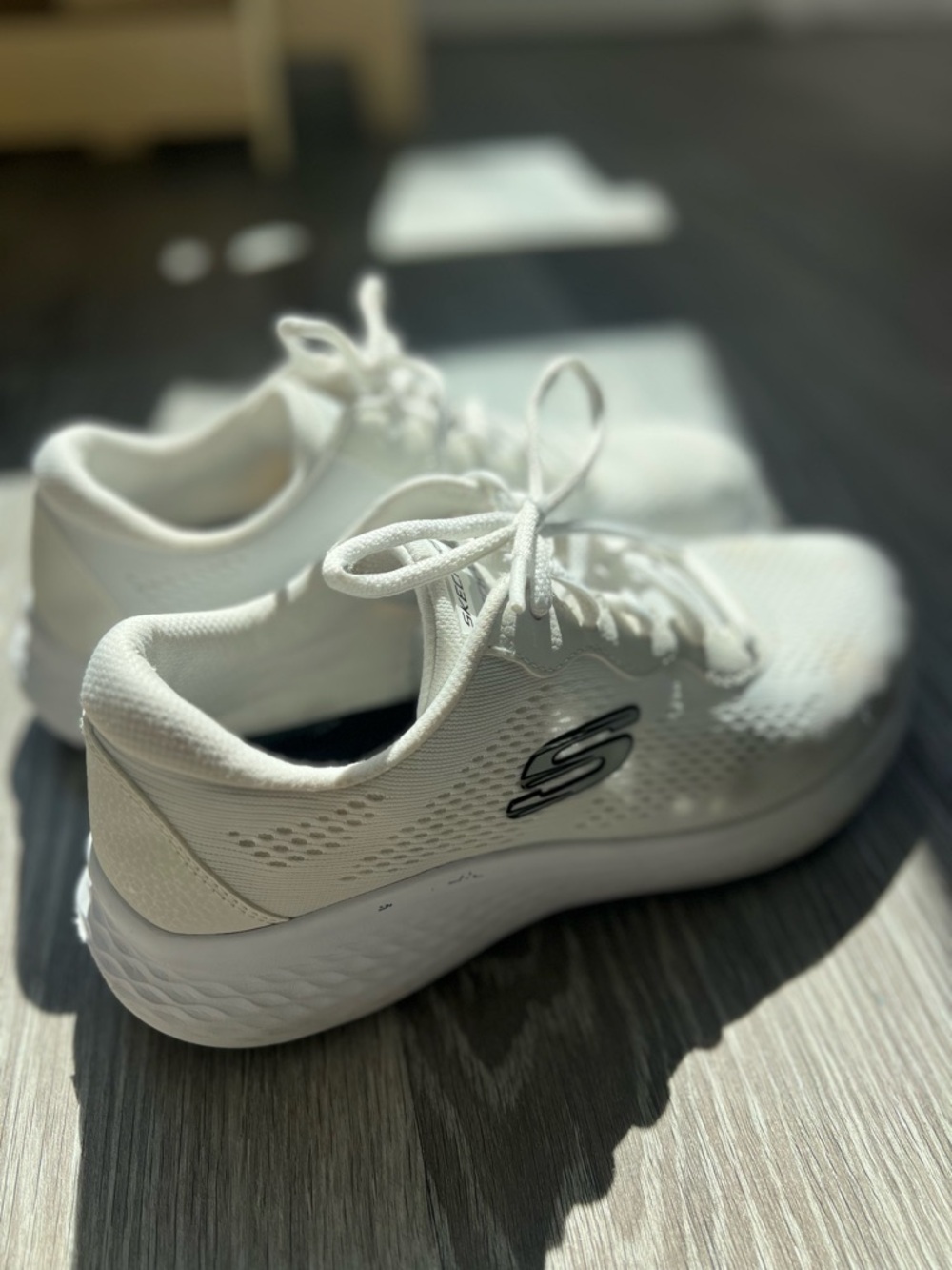 Skechers White Comfort Sneakers – Machine Washable – Lightweight Walking Shoes